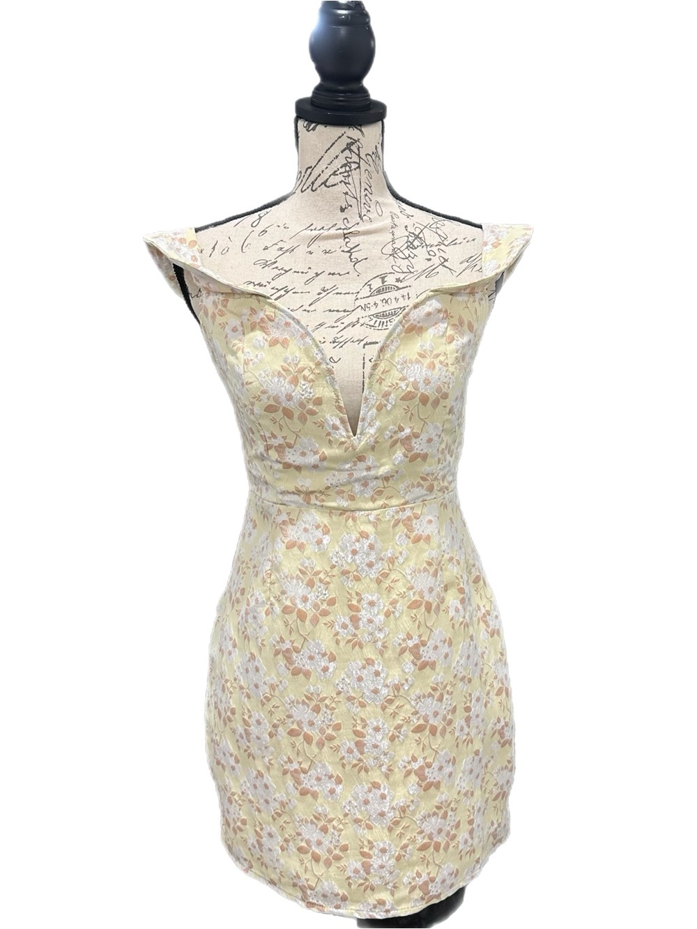 Lulu's "Favorite Song" Yellow Floral Jacquard Off Shoulder Mini Dress Sz M NWT